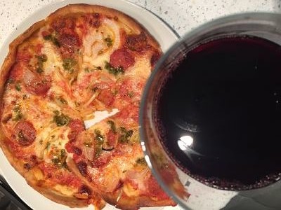 this sangiovese loves pizza Aldi wine