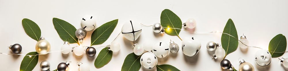 christmas wines white Photo by Joanna Kosinska on Unsplash Photo by Joanna Kosinska on Unsplash